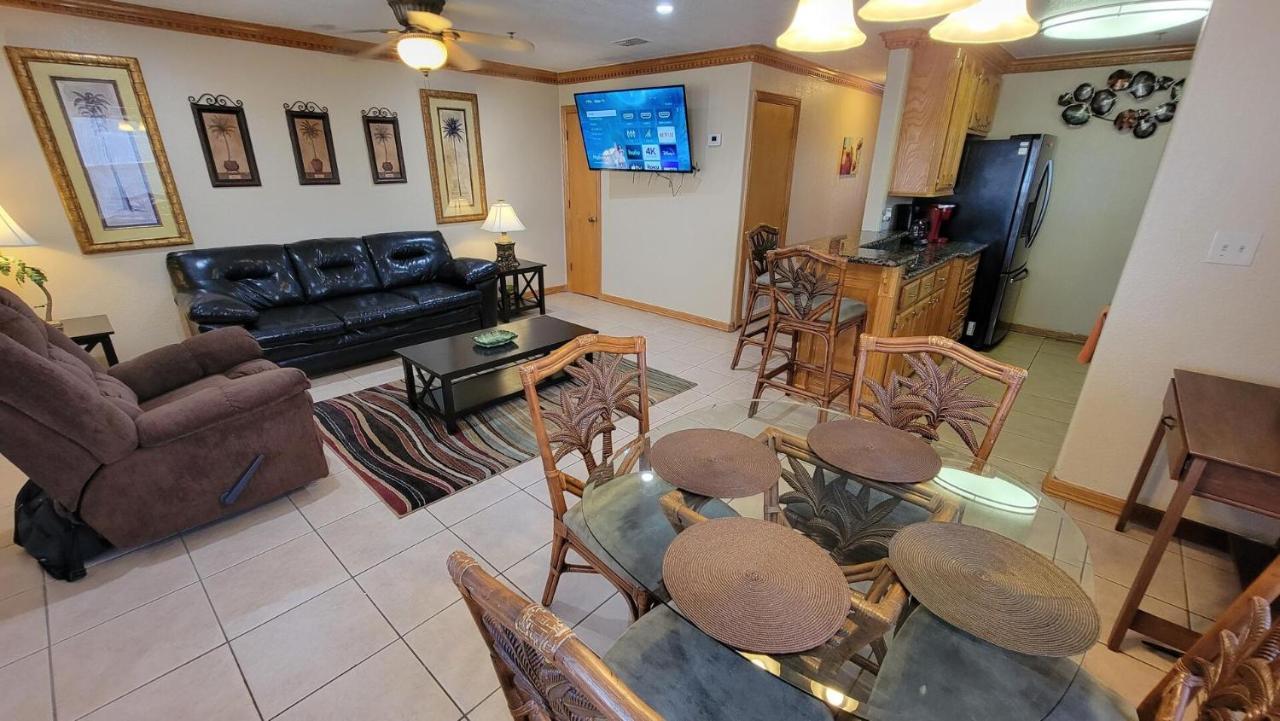 Cozy 2 Bedroom With Big Pool - Campeche Triplex Unit C Home South Padre Island Esterno foto