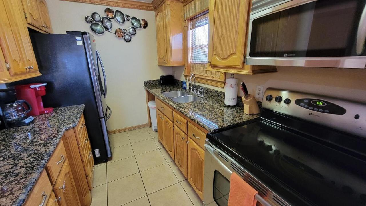 Cozy 2 Bedroom With Big Pool - Campeche Triplex Unit C Home South Padre Island Esterno foto