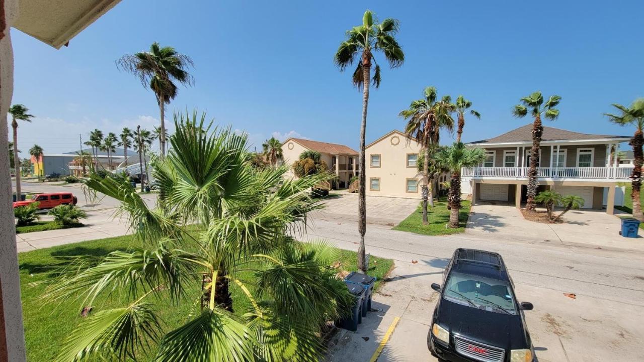 Cozy 2 Bedroom With Big Pool - Campeche Triplex Unit C Home South Padre Island Esterno foto