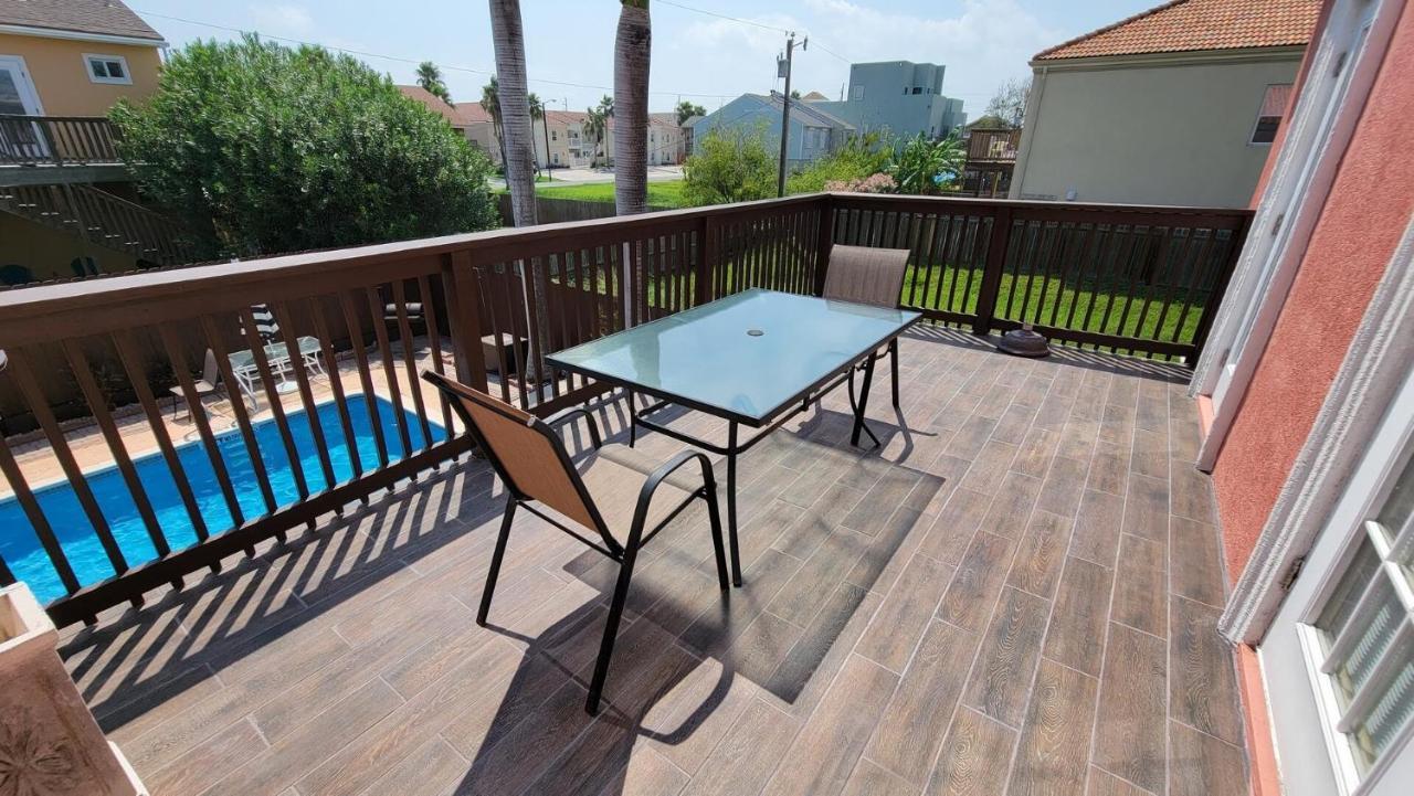 Cozy 2 Bedroom With Big Pool - Campeche Triplex Unit C Home South Padre Island Esterno foto